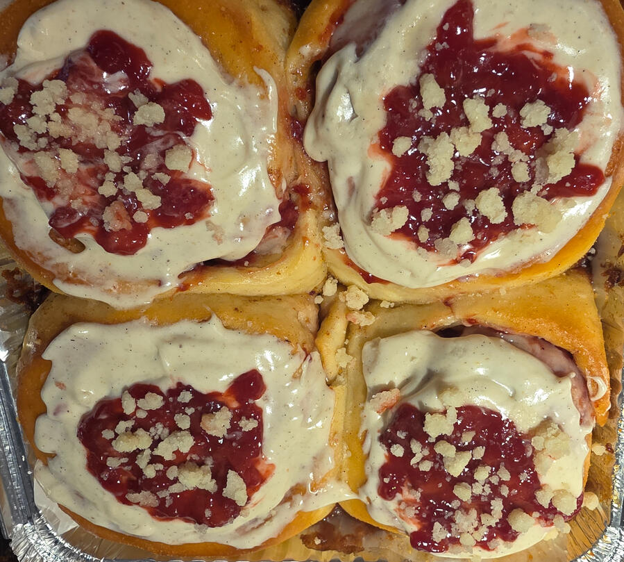 Strawberry cinnamon rolls